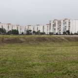 Un destino altrettanto difficile per gli occupanti della la "zona 45" realizzata all�inizio degli anni 70 in un�area del quartiere Japigia che diventer� nei decenni successivi la principale piazza di spaccio di eroina del Mezzogiorno